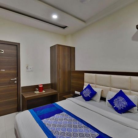 Hotel Amar Palace Удджайн Екстер'єр фото